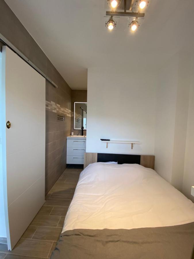 ז'ואן-לה-פינס Superbe Appartement Renove A Neuf A 100M De La Mer מראה חיצוני תמונה