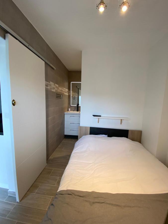 ז'ואן-לה-פינס Superbe Appartement Renove A Neuf A 100M De La Mer מראה חיצוני תמונה