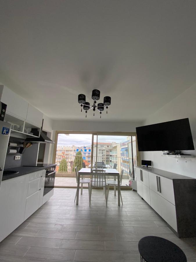 ז'ואן-לה-פינס Superbe Appartement Renove A Neuf A 100M De La Mer מראה חיצוני תמונה